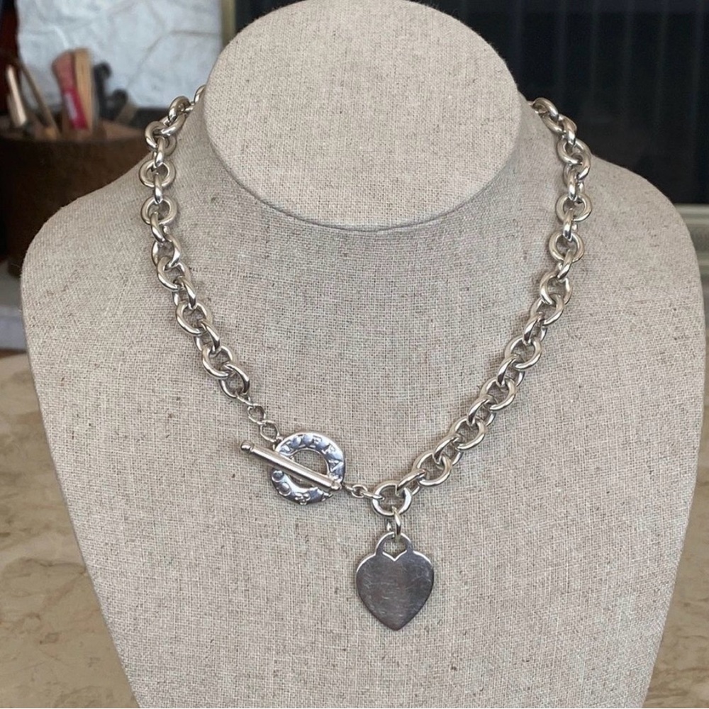 Tiffany & Co. 925 Sterling Silver Chunky Rollo Link Heart Tag Toggle Necklace